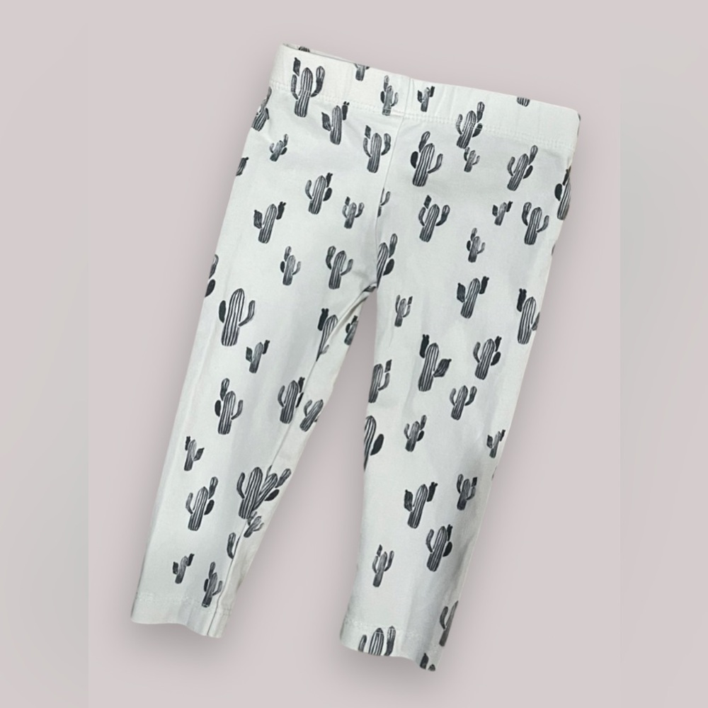 EUC Gray Elephant (Boutique Brand) White & Black Cactus Leggings